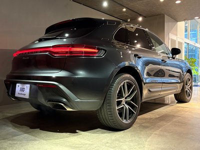 PORSCHE MACAN - 3