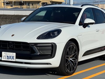 PORSCHE MACAN T - 1