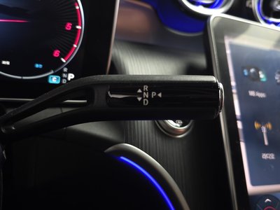 MERCEDES-BENZ GLC - 10