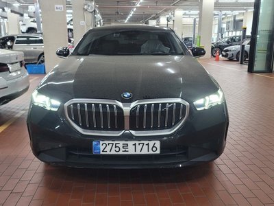 BMW 5 SERIES - 1