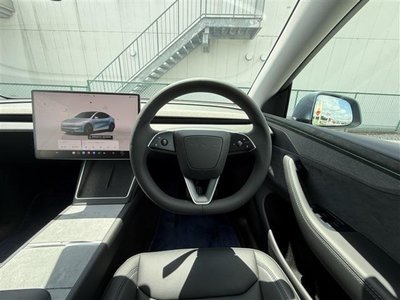 2025 Tesla MODEL Y — миниатюра 21