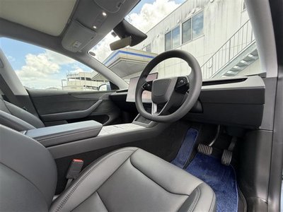 2025 Tesla MODEL Y — миниатюра 33