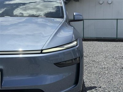 2025 Tesla MODEL Y — миниатюра 12