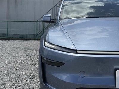 2025 Tesla MODEL Y — миниатюра 11