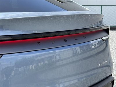 2025 Tesla MODEL Y — миниатюра 15
