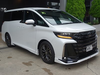 2025 Toyota VELLFIRE photo 5