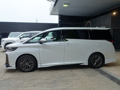 2025 Toyota VELLFIRE photo 6