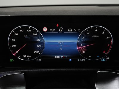 MERCEDES-BENZ GLB - 8