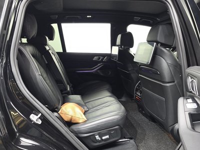 2021 BMW X7 thumbnail 18