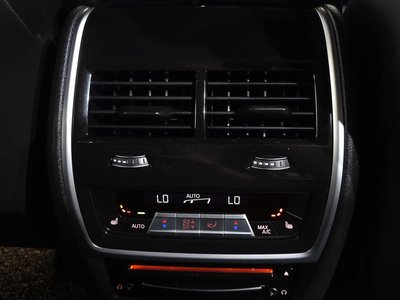 2021 BMW X7 thumbnail 24