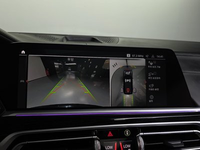 2021 BMW X7 thumbnail 21