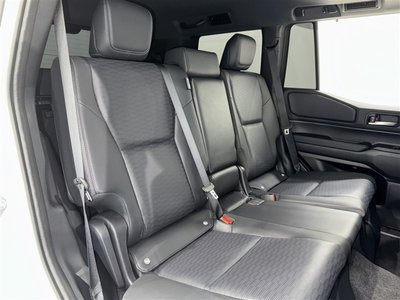 2025 Toyota LAND CRUISER 250 — миниатюра 31