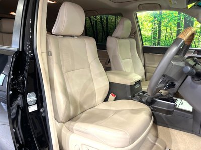 TOYOTA LAND CRUISER PRADO - 8