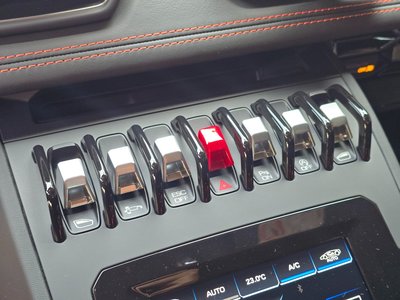 صورة مصغرة 15 لـ 2020 Lamborghini HURACAN