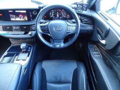 2019 Lexus LS — миниатюра 94