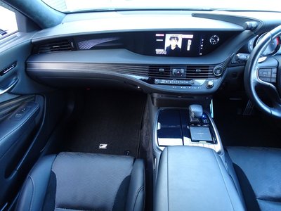 2019 Lexus LS — миниатюра 95
