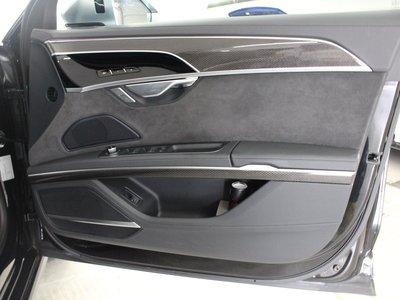 صورة مصغرة 42 لـ 2020 AUDI S8