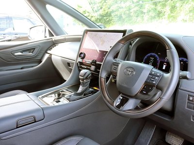2023 Toyota ALPHARD — фото 6