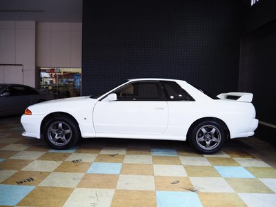 NISSAN SKYLINE GT-R - 8