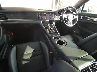 PORSCHE PANAMERA SPORT TURISMO - 8