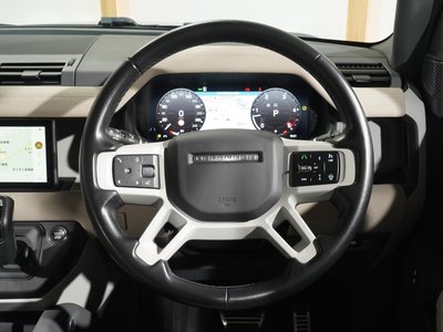 LAND ROVER DEFENDER - 10