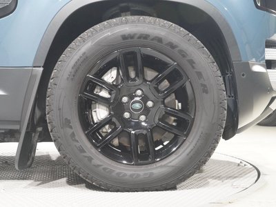 LAND ROVER DEFENDER - 7