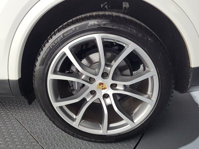 PORSCHE CAYENNE - 8