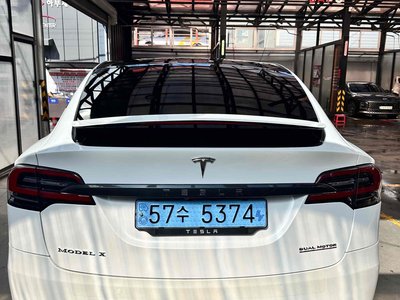TESLA MODEL X - 3