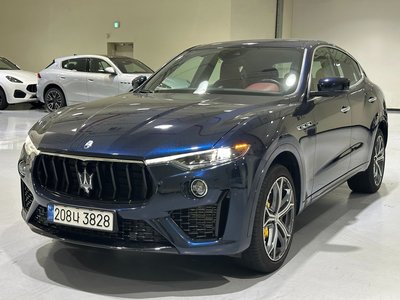 2023 Maserati LEVANTE — фото 1