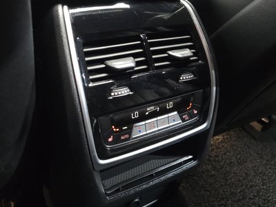 2020 BMW X6 — миниатюра 28