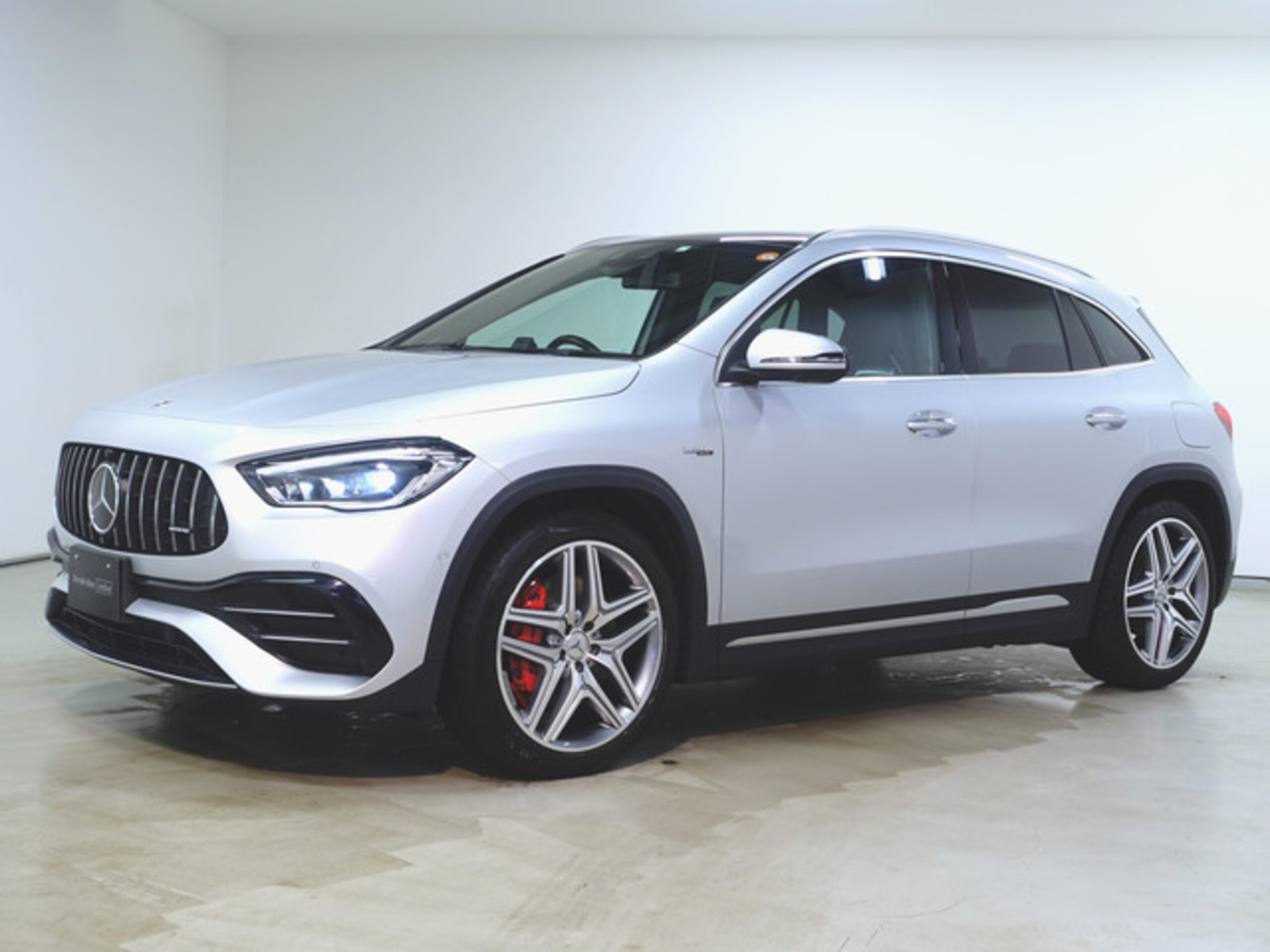 MERCEDES-BENZ GLA AMG - View 1