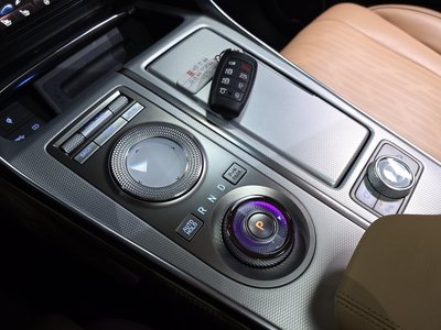 صورة 9 لـ 2022 Genesis GV80