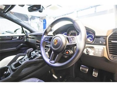 PORSCHE CAYENNE COUPE - 9