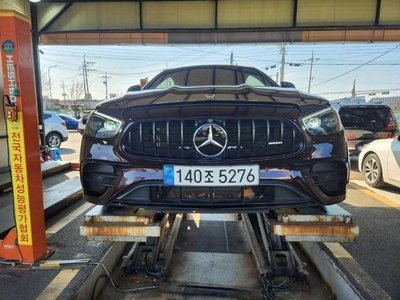 MERCEDES-BENZ E-CLASS - 1