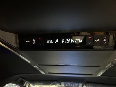 2025 Toyota ALPHARD — миниатюра 19