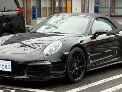 PORSCHE 911 CABRIOLET GTS - 1