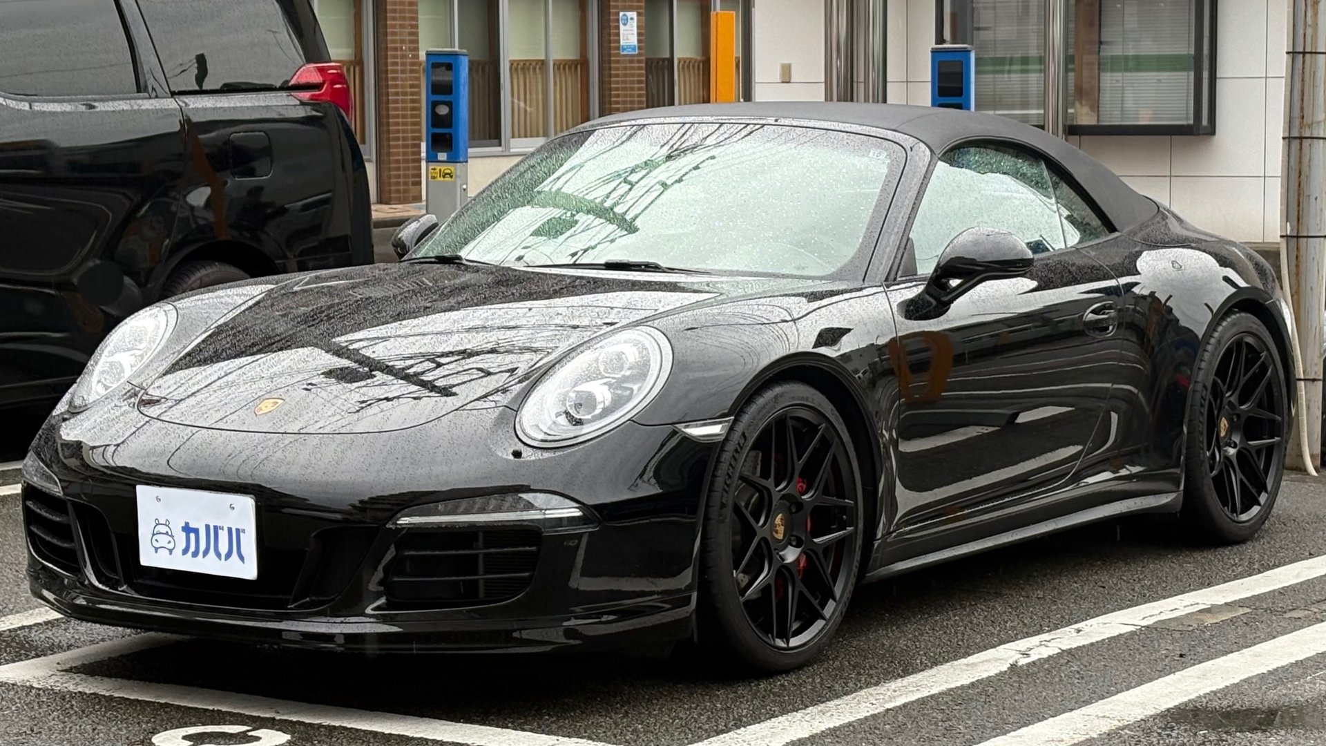 PORSCHE 911 CABRIOLET GTS - View 1