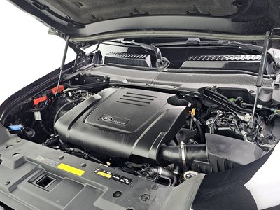 LAND ROVER DEFENDER - 7