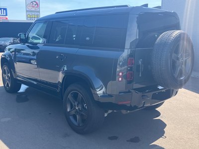LAND ROVER DEFENDER - 2