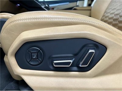 LAMBORGHINI URUS - 8