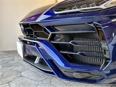 LAMBORGHINI URUS - 2