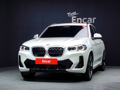 صورة 2 لـ 2023 BMW IX3