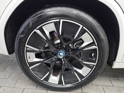 صورة 6 لـ 2023 BMW IX3
