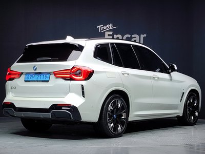 صورة 4 لـ 2023 BMW IX3