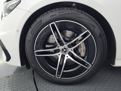MERCEDES-BENZ E-CLASS - 6