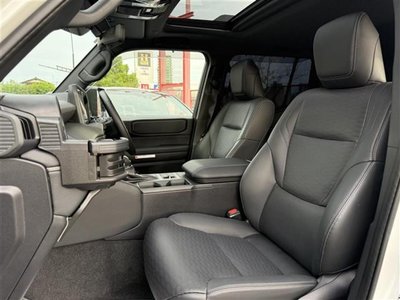 TOYOTA LAND CRUISER 250 - 9