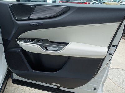 صورة مصغرة 43 لـ 2023 Lexus NX