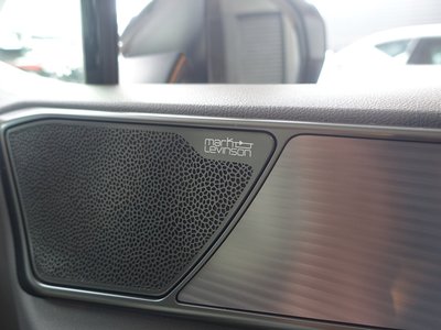 صورة 2 لـ 2023 Lexus NX