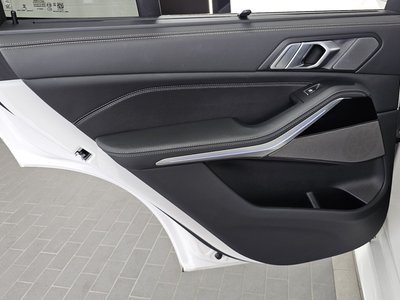 2025 BMW X5 thumbnail 15