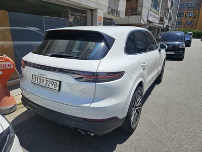 PORSCHE CAYENNE - 9